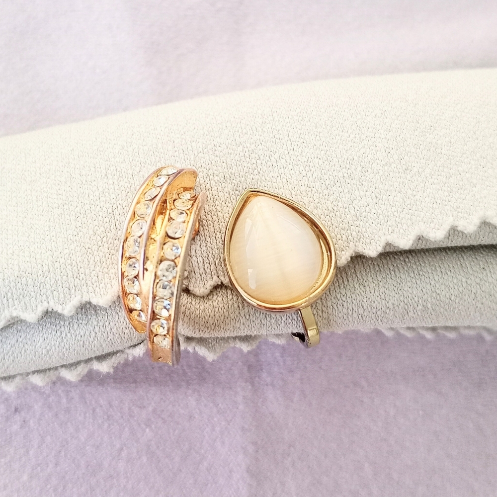 Elegant Gold and Cream Women's earrings Set